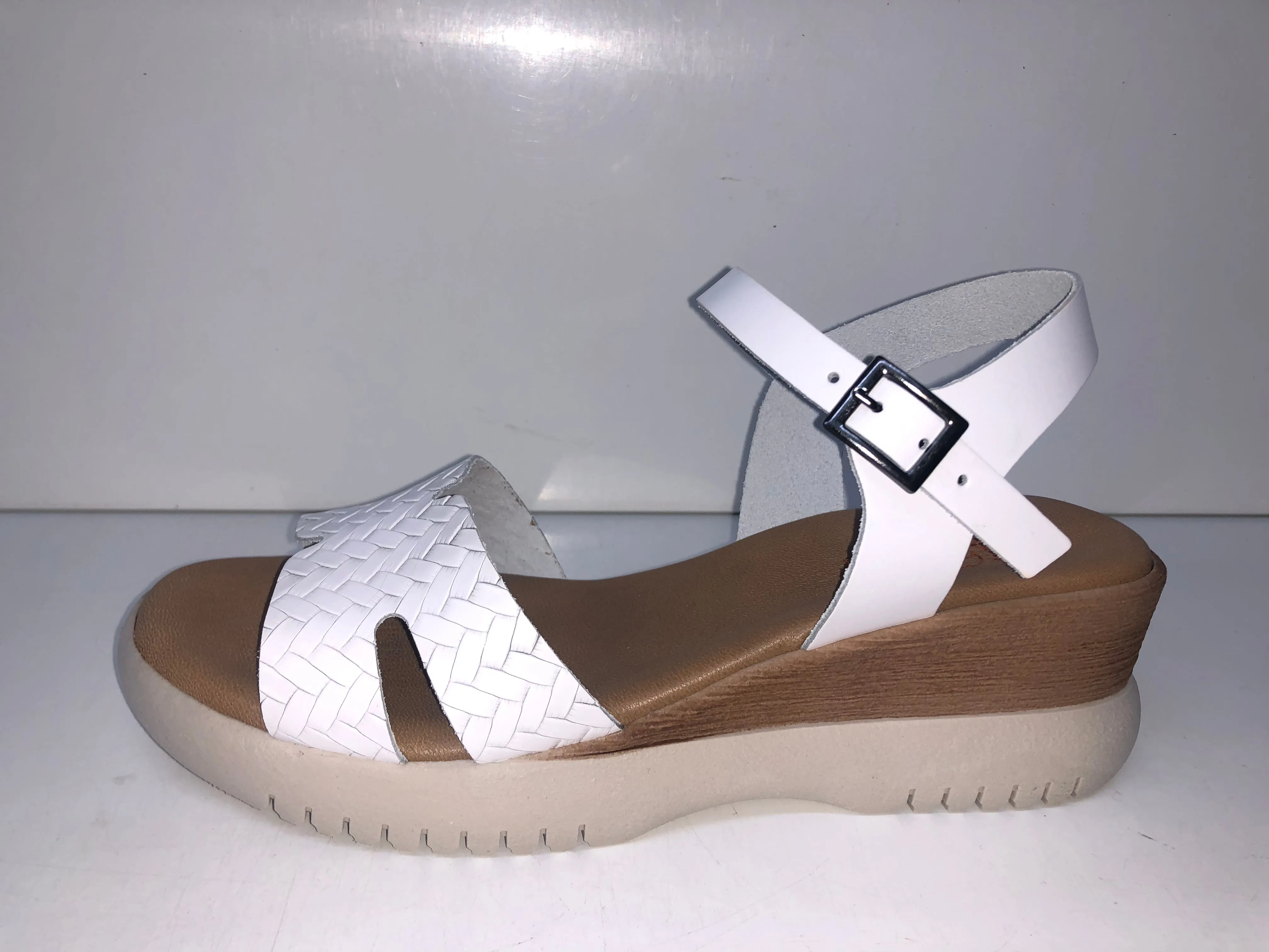 3026 WHITE