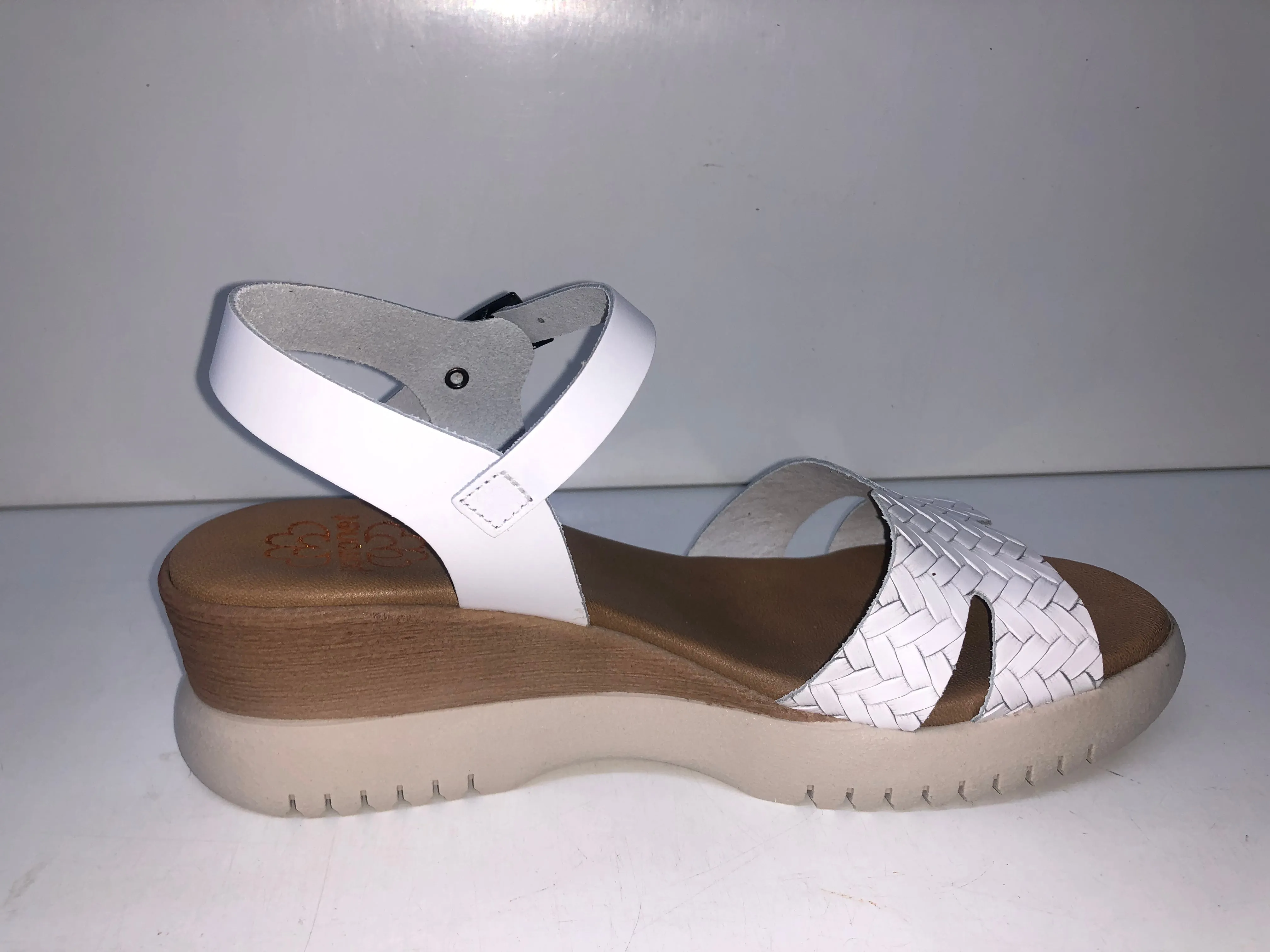 3026 WHITE