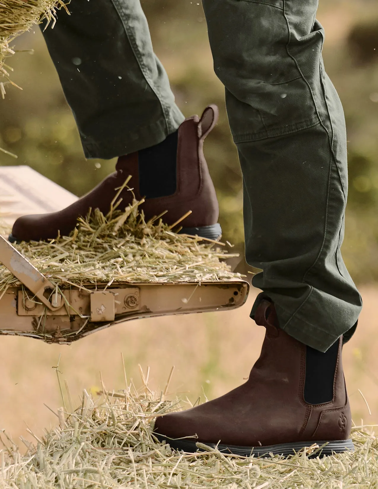 Amarillo Mid Soft Toe Chelsea Boot