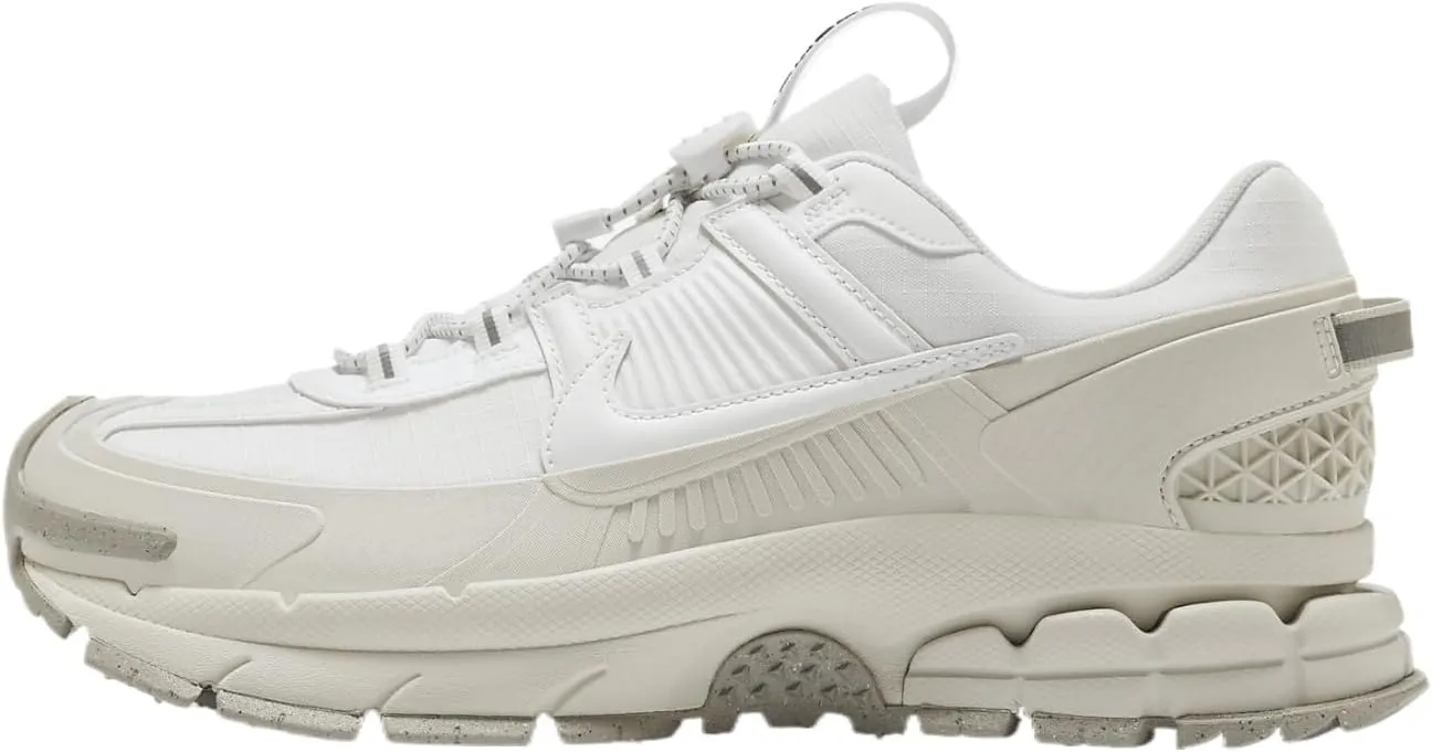 Nike Zoom Vomero Roam Men's Winterized Shoes (HV5951-100, Summit White/Light Bone/Light Iron Ore/Summit White)