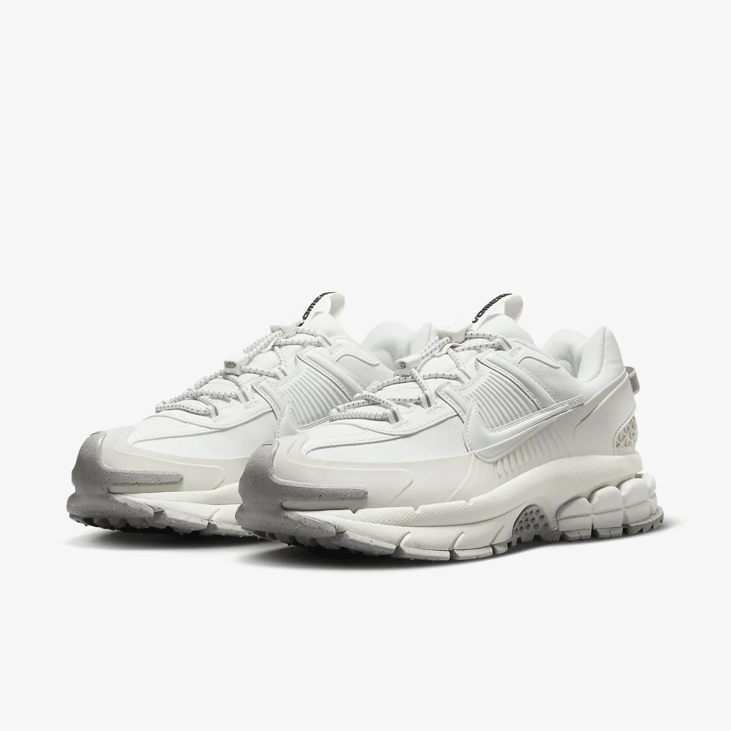 Nike Zoom Vomero Roam Women's Winterized Shoes (HV6410-100, Summit White/Light Bone/Light Iron Ore/Summit White)