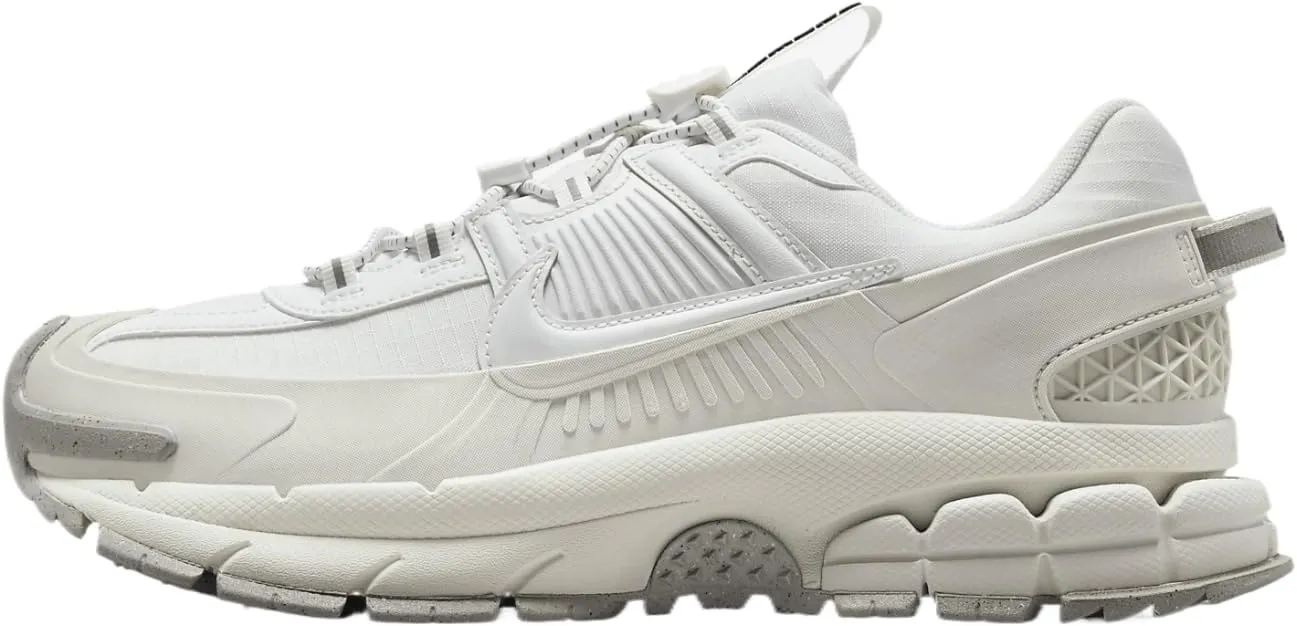 Nike Zoom Vomero Roam Women's Winterized Shoes (HV6410-100, Summit White/Light Bone/Light Iron Ore/Summit White)
