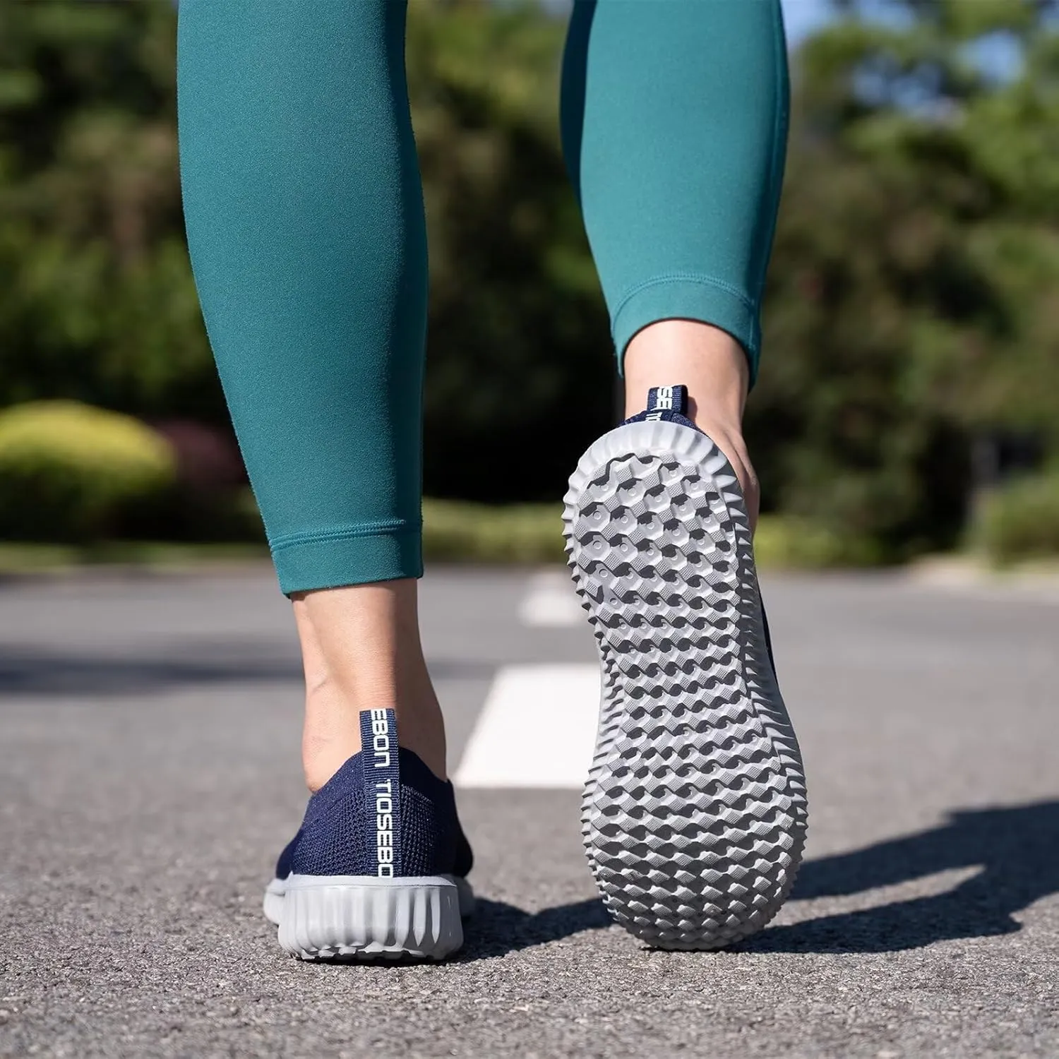 poemlady Walking Shoes Women Slip On Sneakers Knit Lightweight Comfortable Breathable Nurse Shoes for Work Travel
