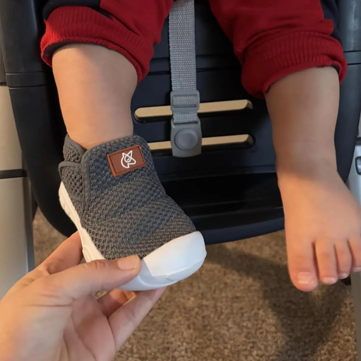 QFH Toddler Shoes Boys Girls Sneakers Comfy Barefoot Shoes Kids Adjustable Hook and Loop Walking Shoes Wide Toe Box Breathable Shoes