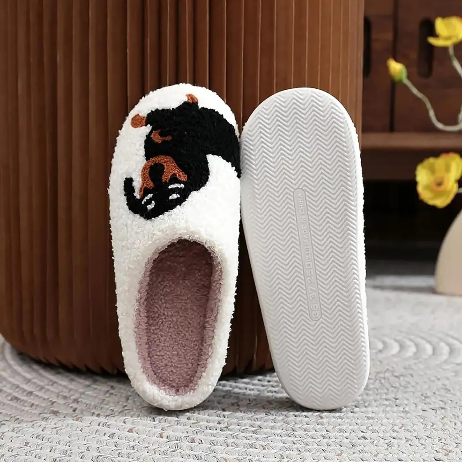 QSKPC Women's Men's Heart Heart Slippers Strawberry Cherry Mushroom Slippers Evil Eye Slippers Cartoon Animal Cat Slippers Memory Foam Cozy Plush Slippers Couple Indoor Household Slippers