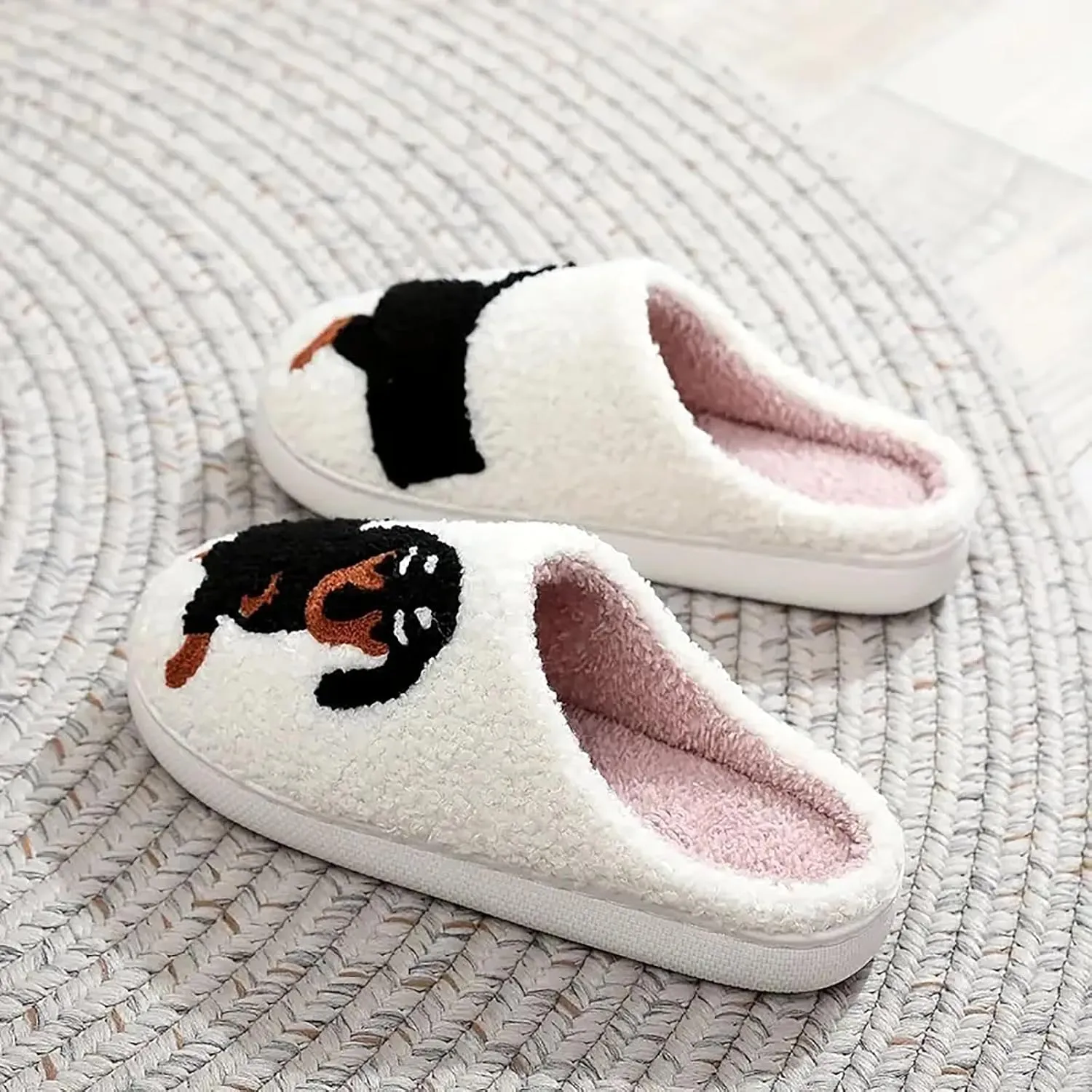 QSKPC Women's Men's Heart Heart Slippers Strawberry Cherry Mushroom Slippers Evil Eye Slippers Cartoon Animal Cat Slippers Memory Foam Cozy Plush Slippers Couple Indoor Household Slippers