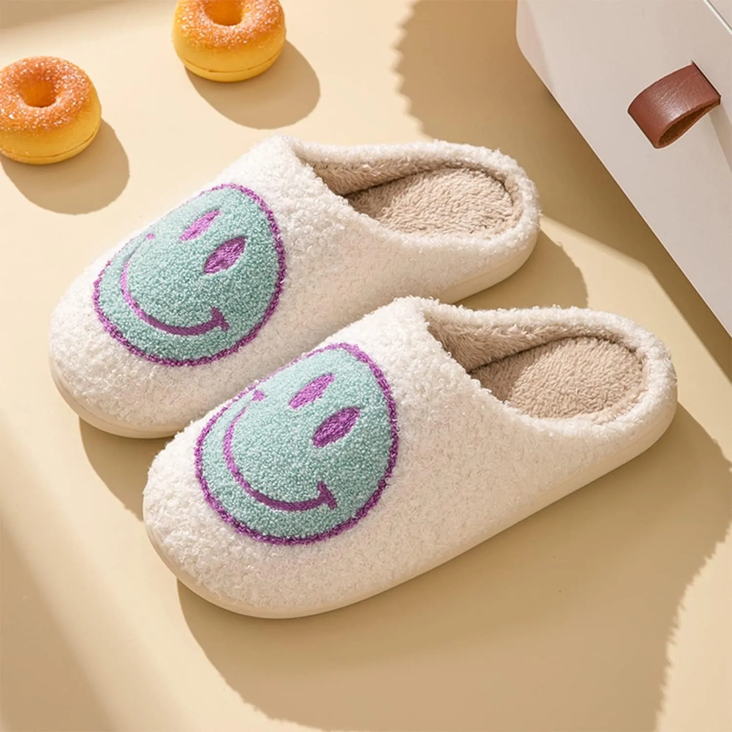 Smile Face Slippers for Women Happy face slippers Retro Soft Plush Warm Slip-on Slippers, Cozy Indoor Outdoor Slippers