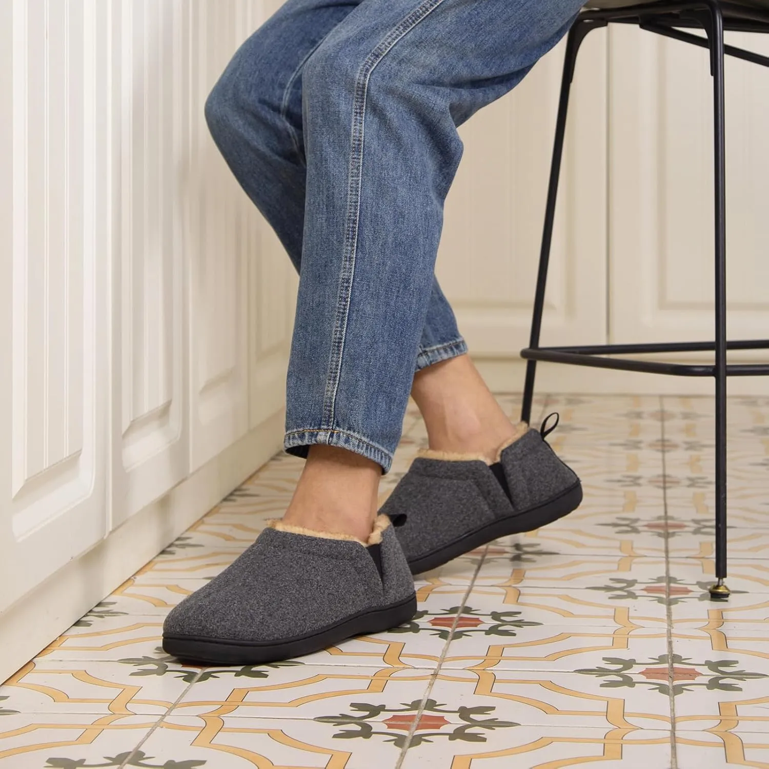 Snug Leaves Men's Faux Wool Slippers Comfy Warm Winter House Shoes with Elastic Gores