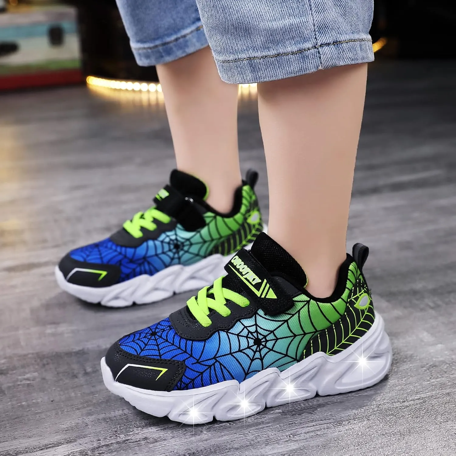 Toddler Boys Light Up Shoes Lightweight LED Flashing Breathable Mesh Walking Sneakers for Toddler and Little Kids