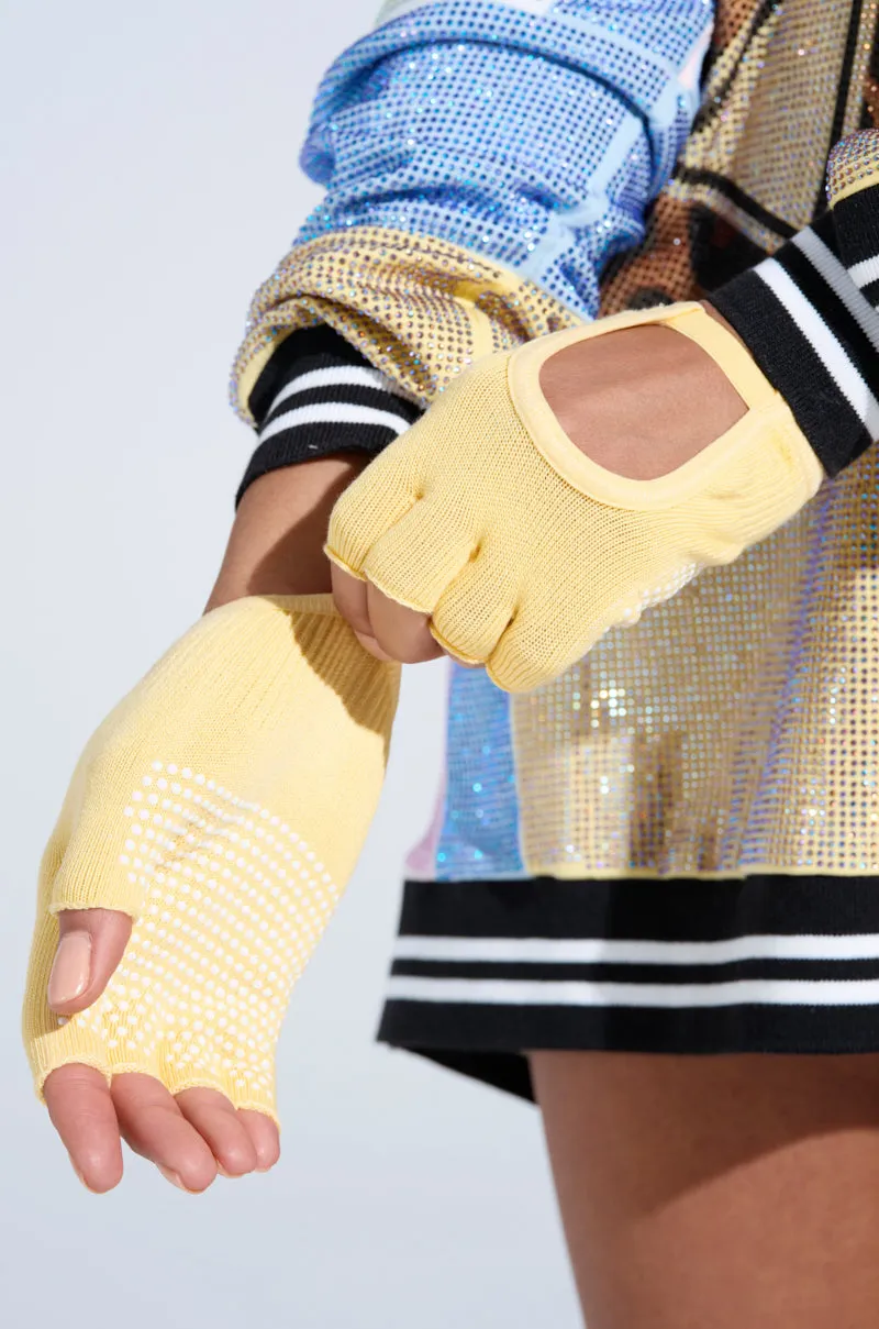 TOO TRENDY GLOVES