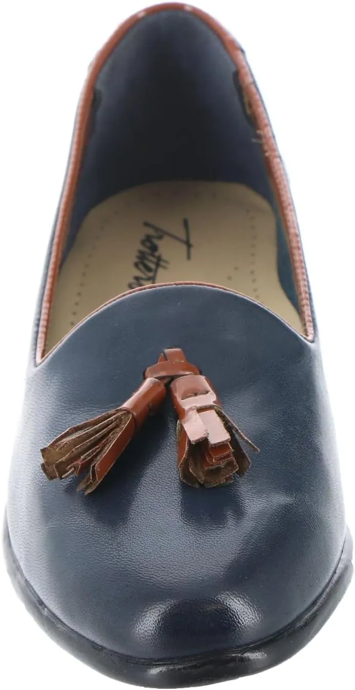 Trotters Women's Liz Tassel Loafer Flat