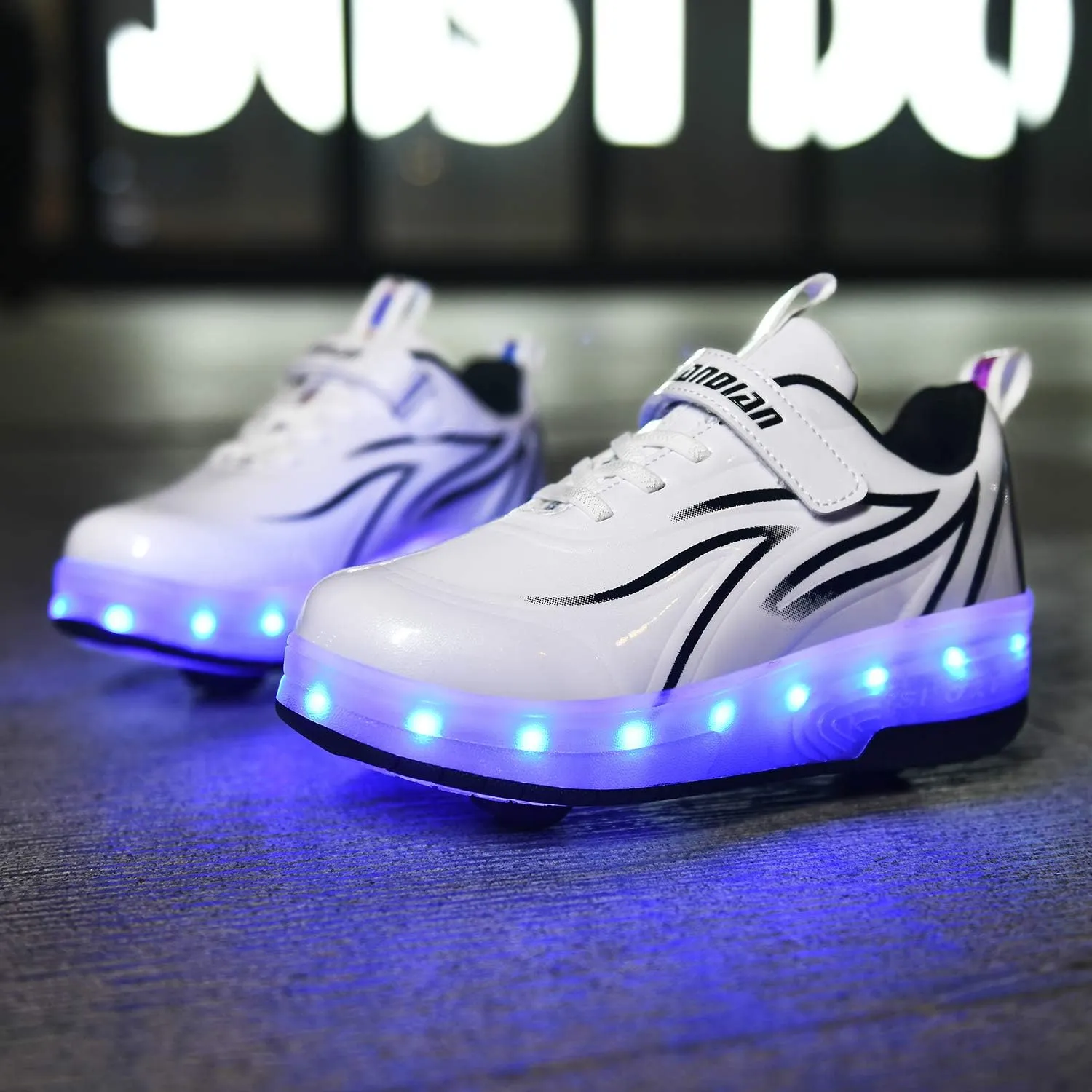 USB Rechargeable Roller Shoes Sneakers for Boys Girls Kids Gift LED Light Up Wheels Shoes Roller Skates