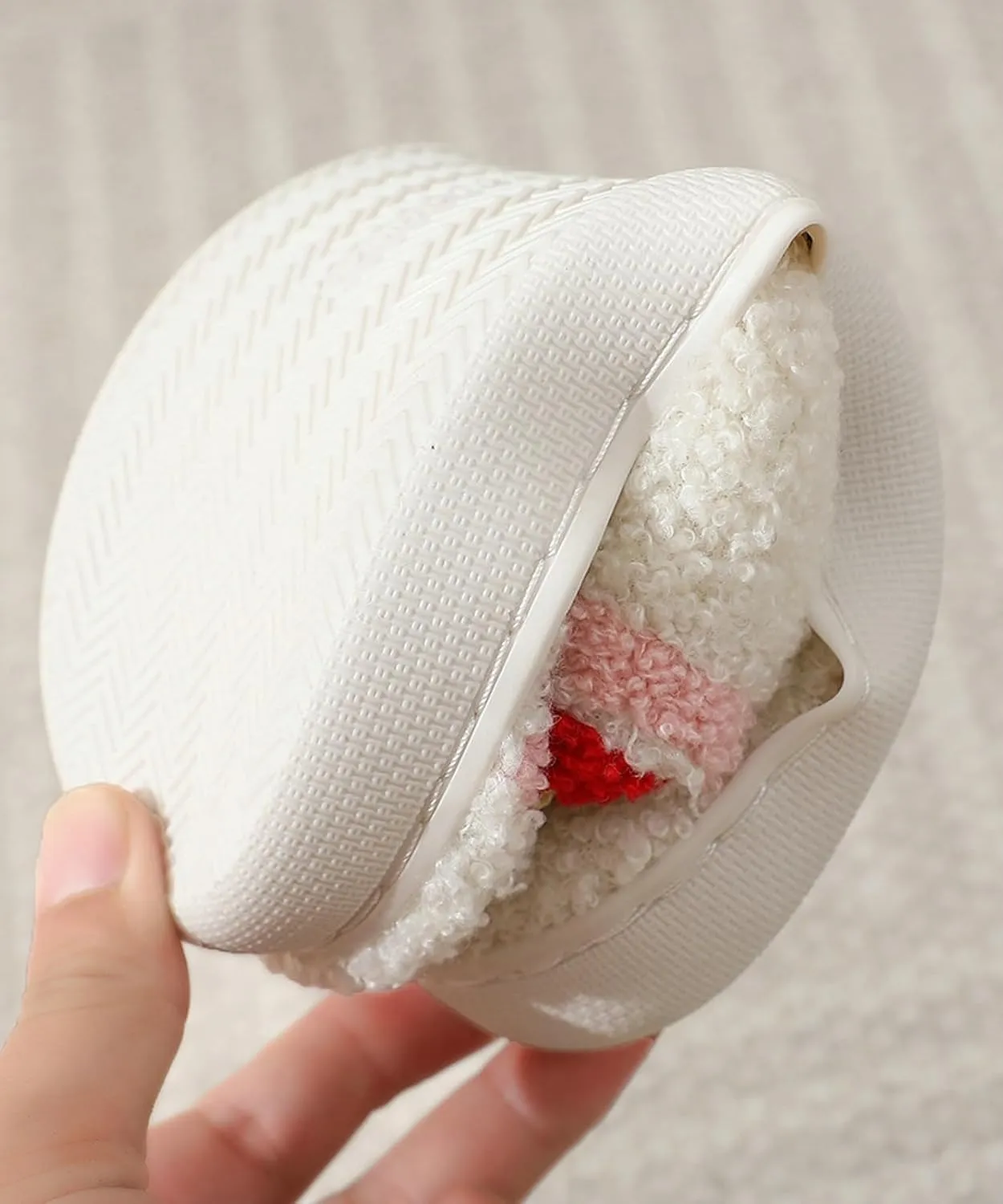Women Slippers Cute House Slippers Strawberry Slippers Comfy Soft Bedroom Shoes Warm Fuzzy Slip-On Slippers Indoor Non-slip Plush Bedroom Slippers, E-24TX001