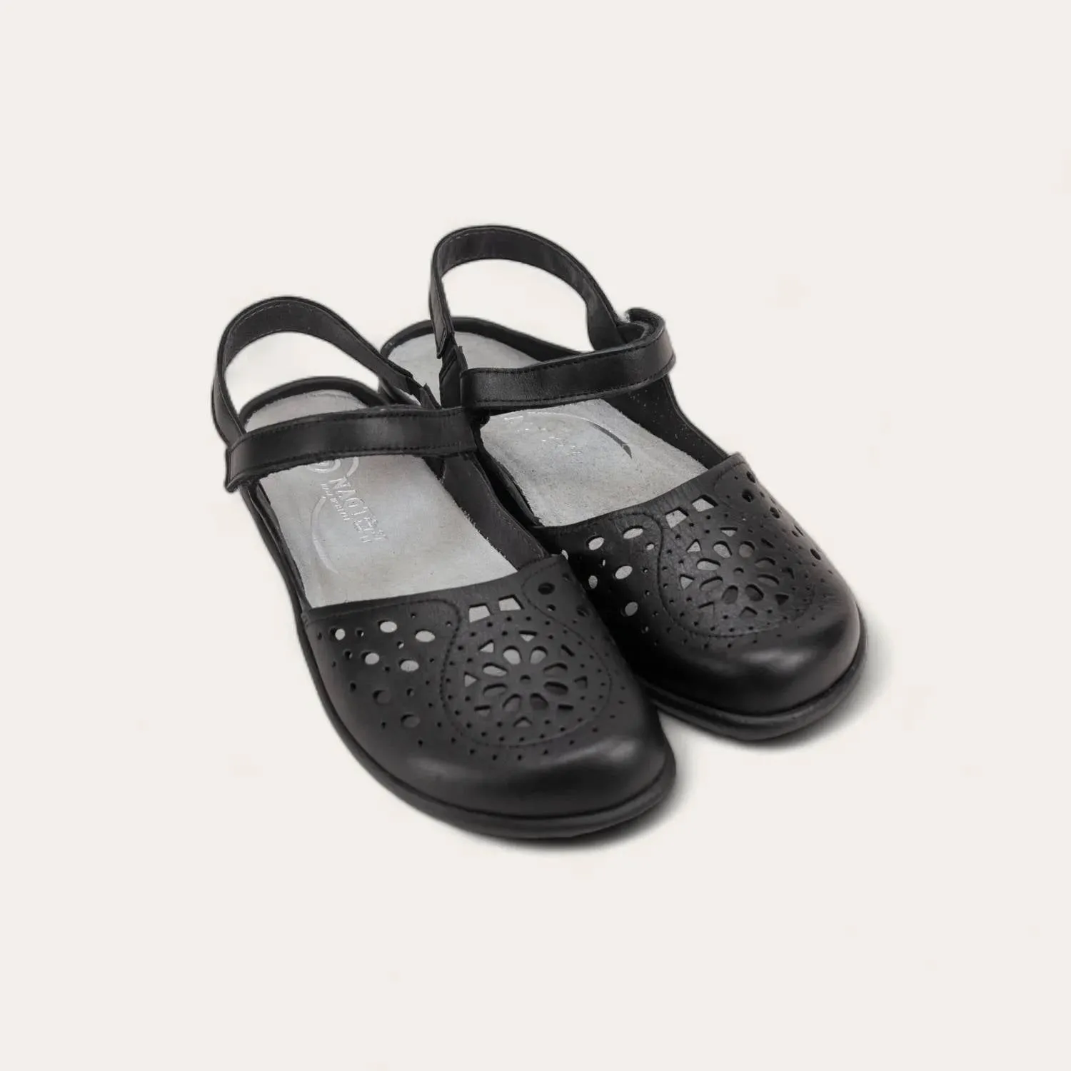 Women's Arataki Mary Jane Shoes - Medium In Black Raven