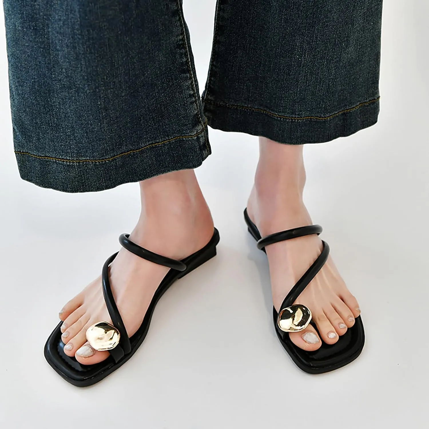 Women's leather strappy flat metal toe ring sandals fashionable square open toe low block heel slip-on Clip Toe Slide Sandals Casual Summer Beach slipper