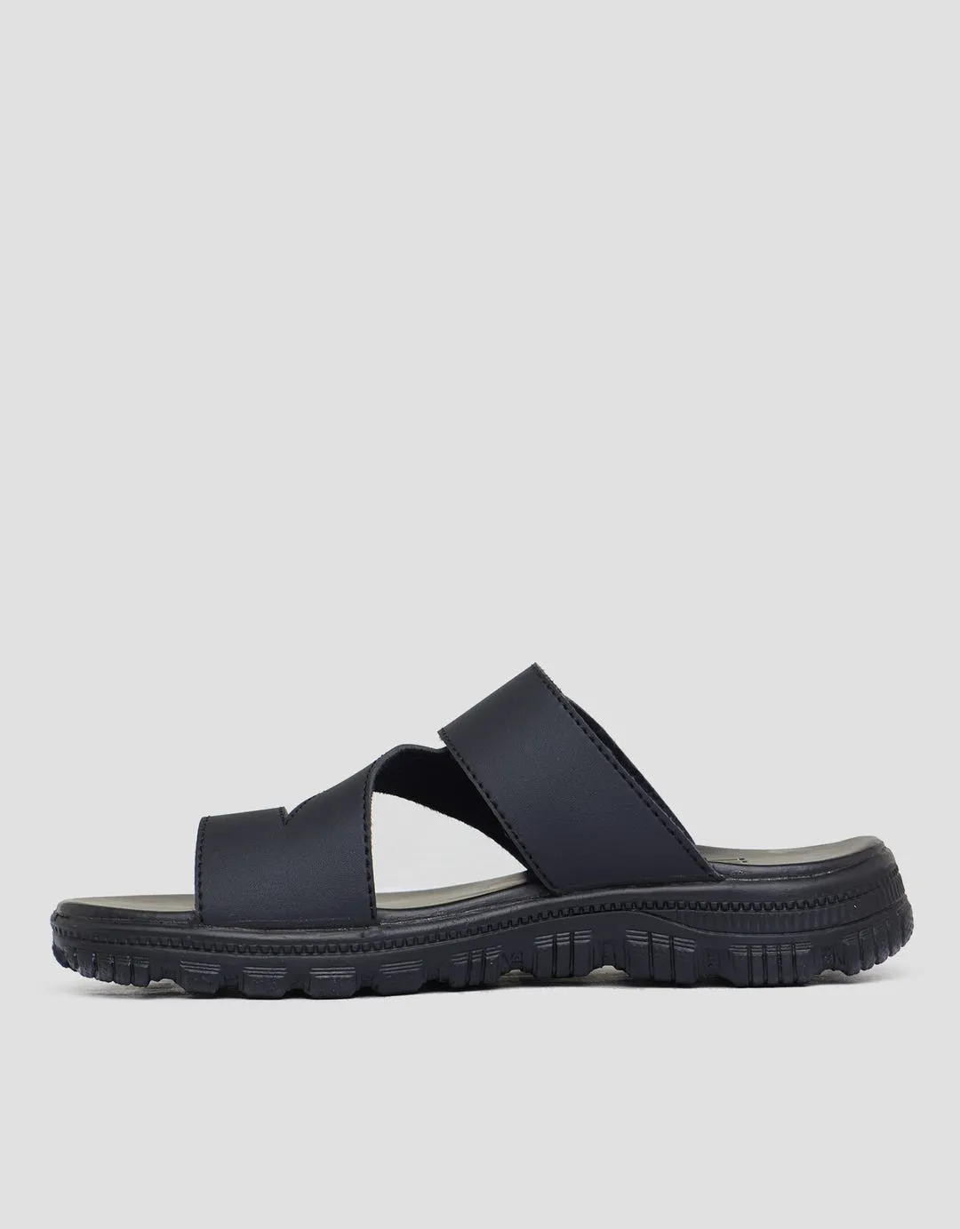 Yongki Komaladi Buckle Sandal Slipper Pria